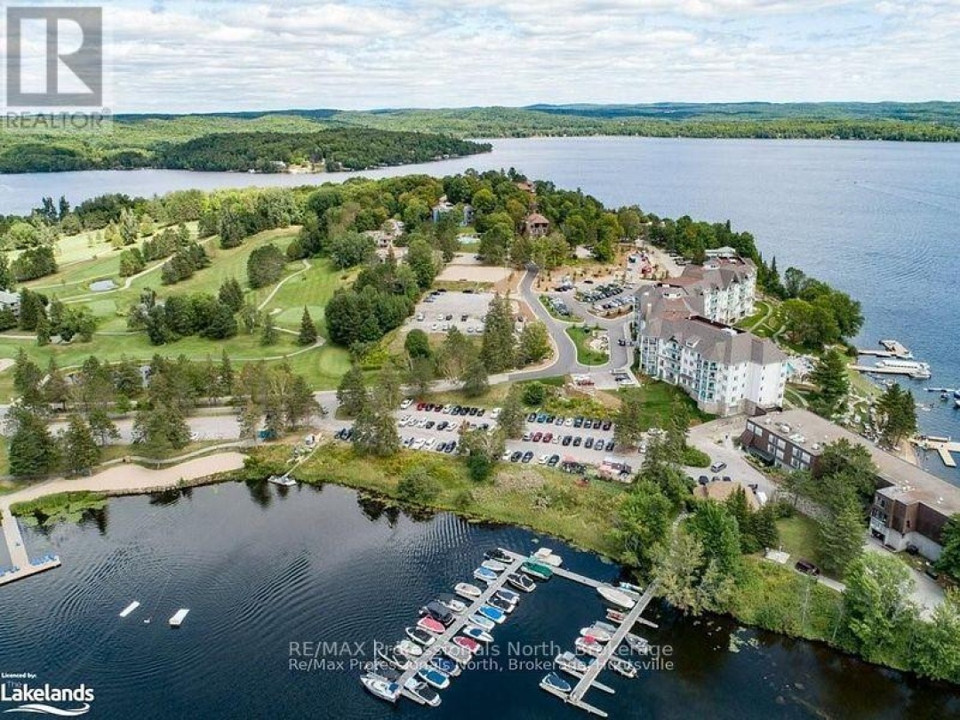 105 33 Deerhurst Greens Drive, Peninsula Lake