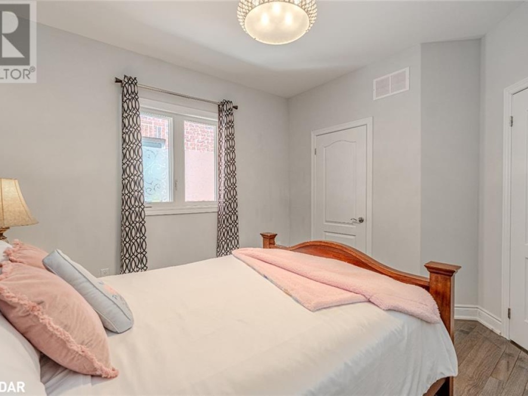 3069 Monarch Drive, Orillia