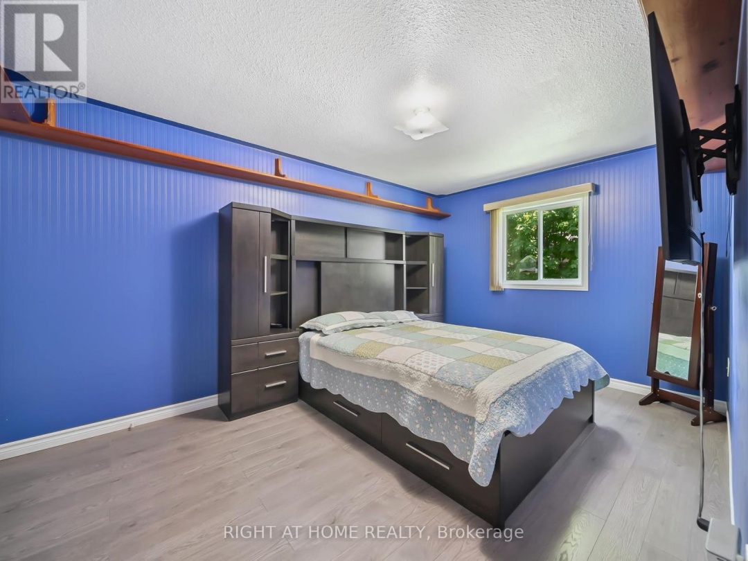 401 GRENVILLE AVENUE, 
