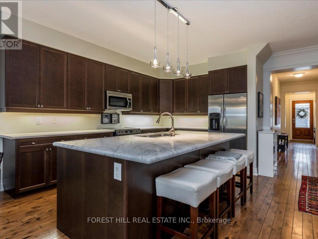 10 - 10 INVERMARA COURT, Lake Simcoe