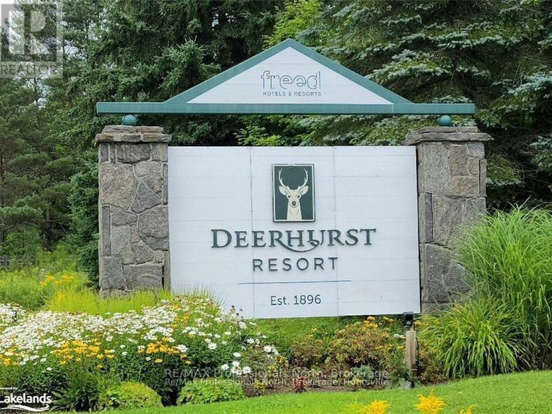 105 33 Deerhurst Greens Drive, Peninsula Lake