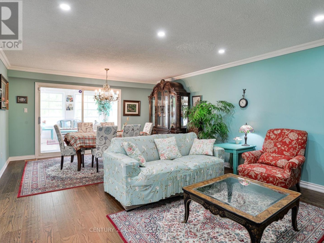 9 Pinetree Court, Lake Simcoe