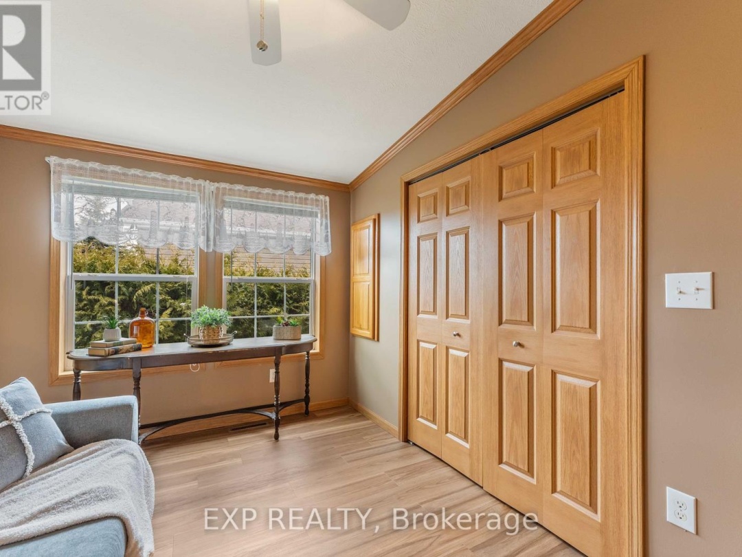 56 CREEKSIDE CIRCLE, 