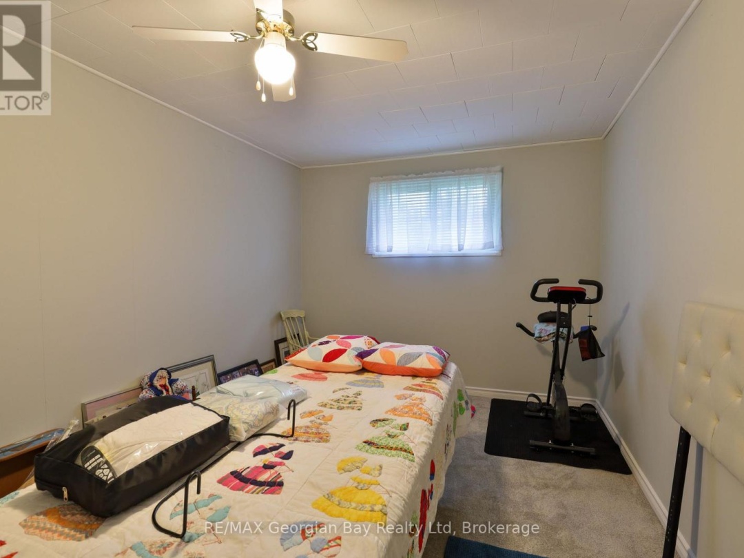 3485 Fraser Lane, Tay