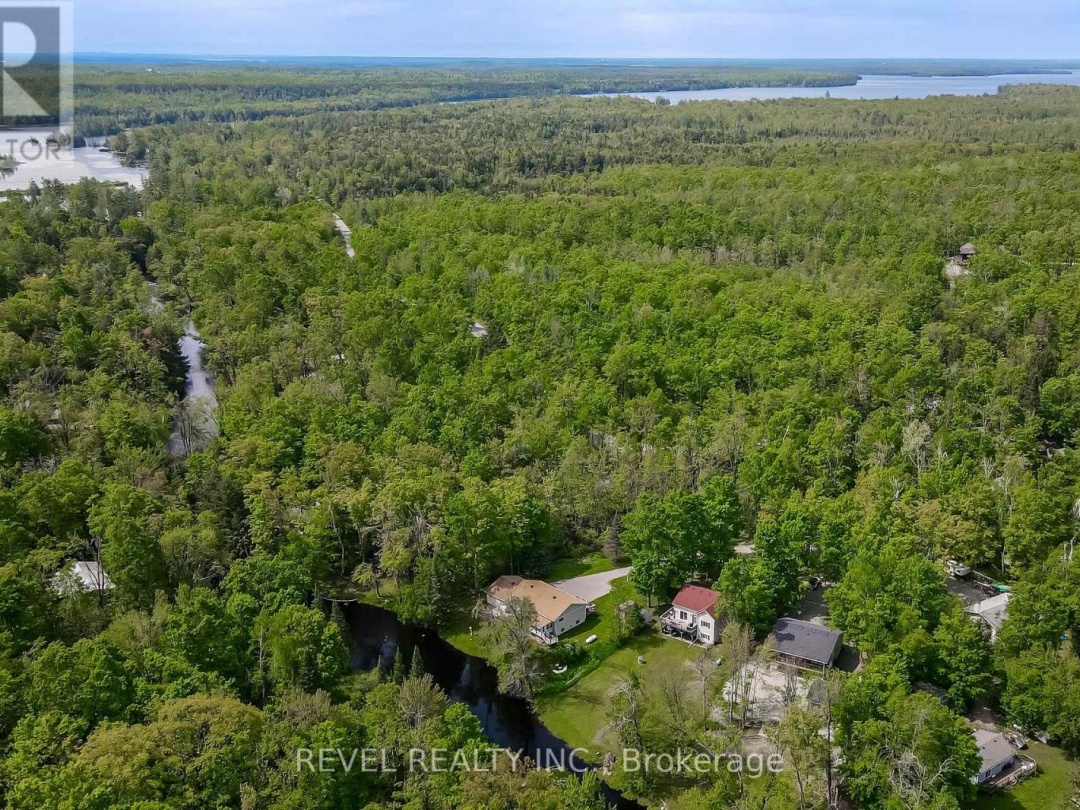15 Fire Route 92, Big Bald Lake