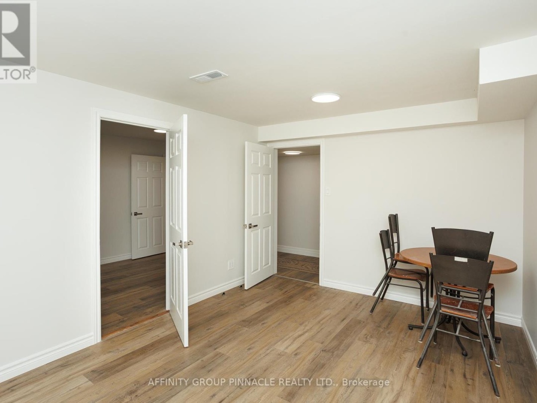 1042 SKYLINE ROAD, 