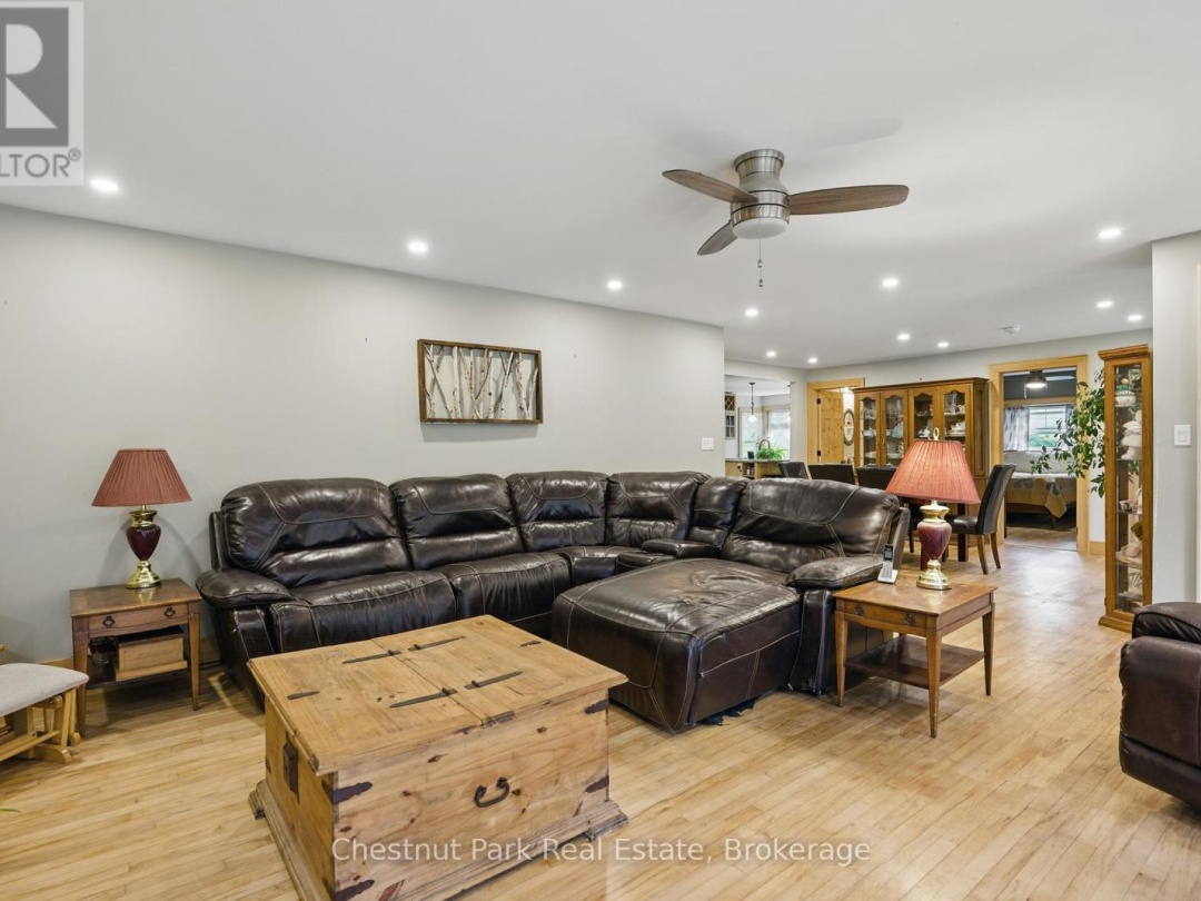 1258 RAVENSCLIFFE ROAD, 