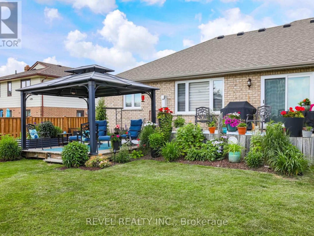 35 BRUCE CRESCENT, 