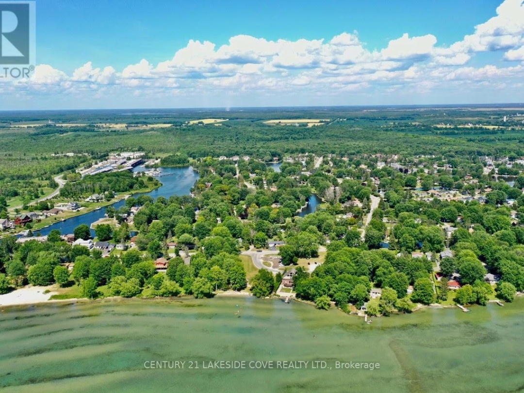 Unit 5 4 Paradise Boulevard, Lake Simcoe