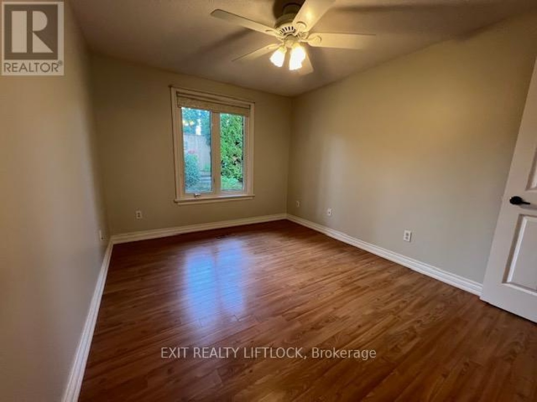 401 - 200 EAST STREET S, 