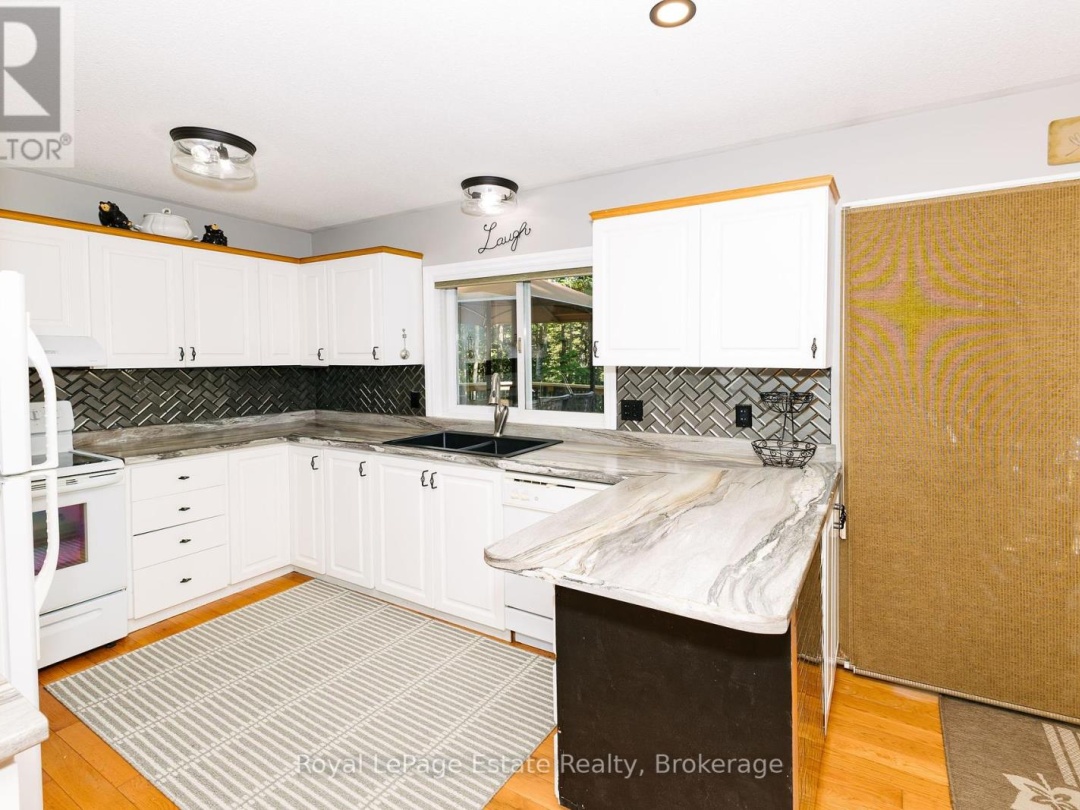1157 BETWEEN LAKES TRAIL, Soyers Lake