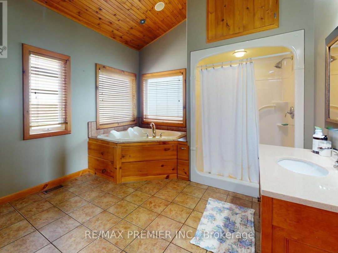 31 PARADISE BOULEVARD, 
