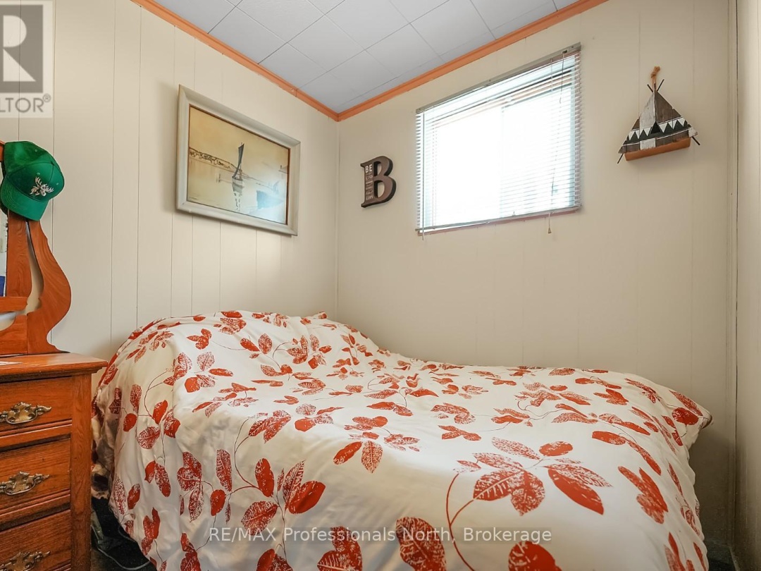 1025 MANITOU ROAD, Little Dudmon Lake