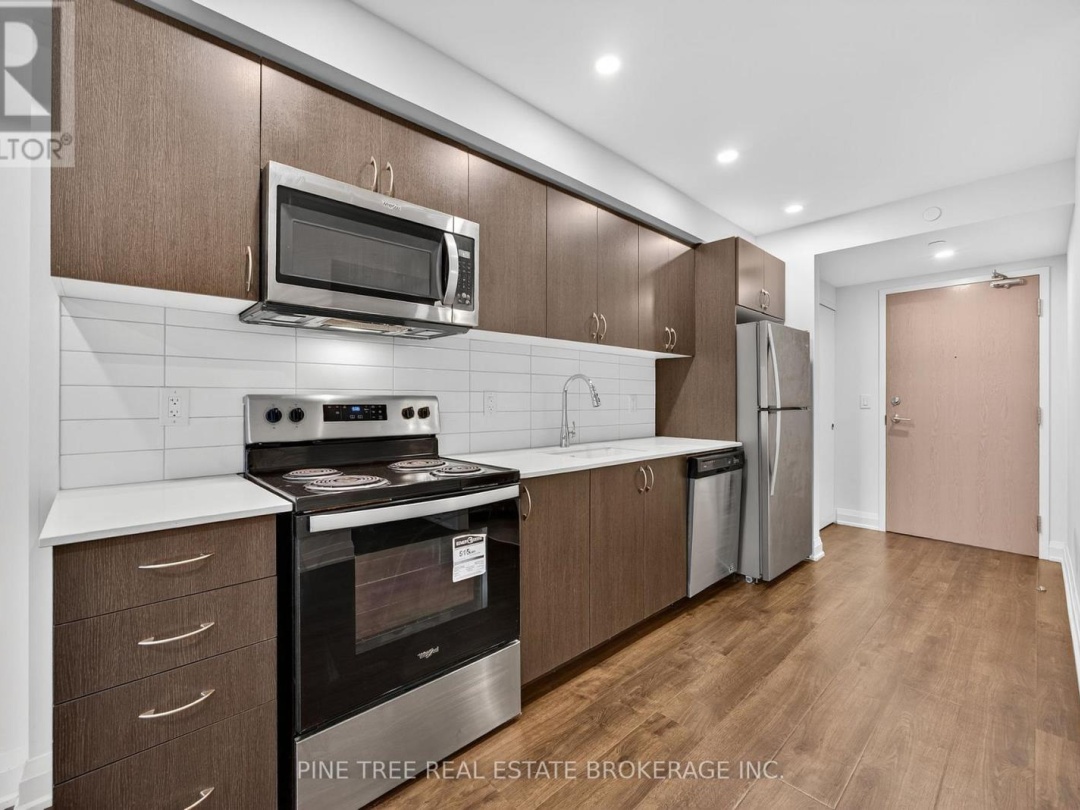 305 - 58 LAKESIDE TERRACE, 