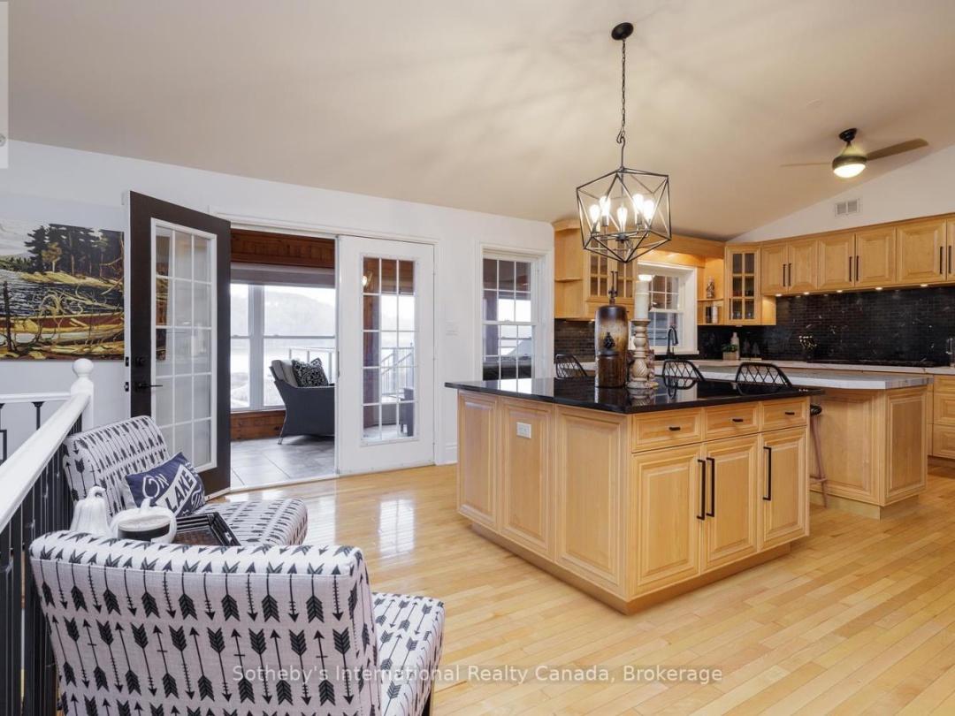 427 West Browns Road E, Weeduck Lake