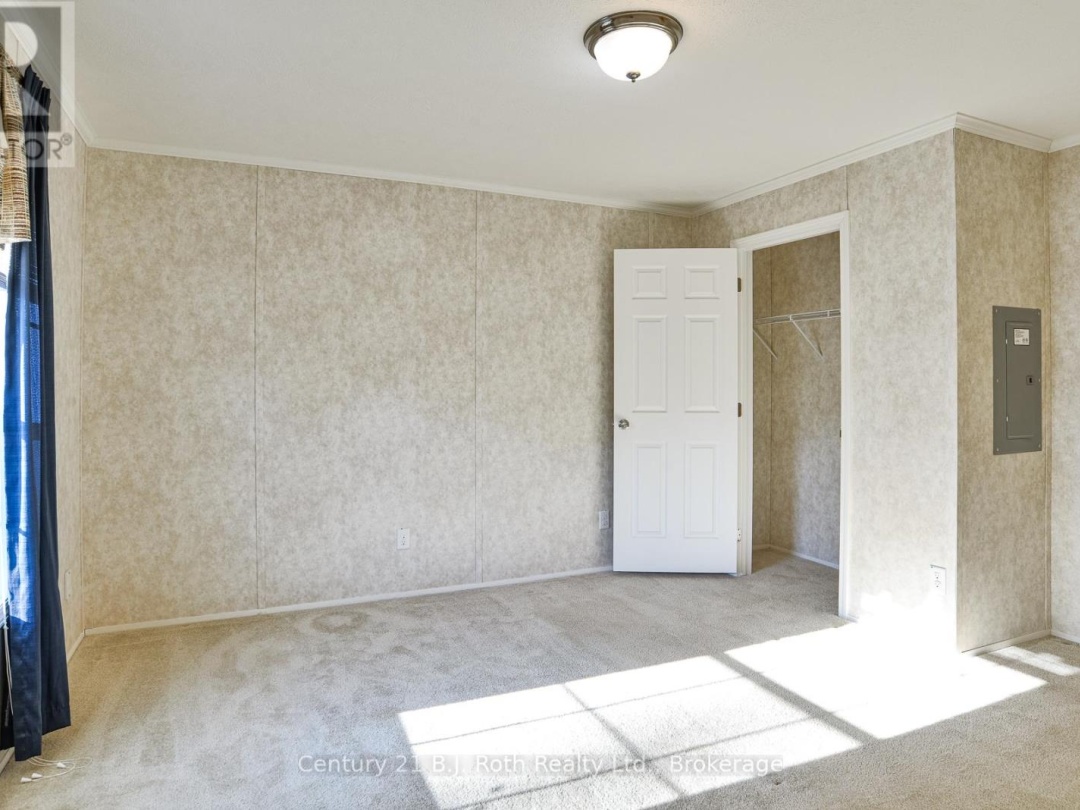 200 - 580 WEST STREET S, 