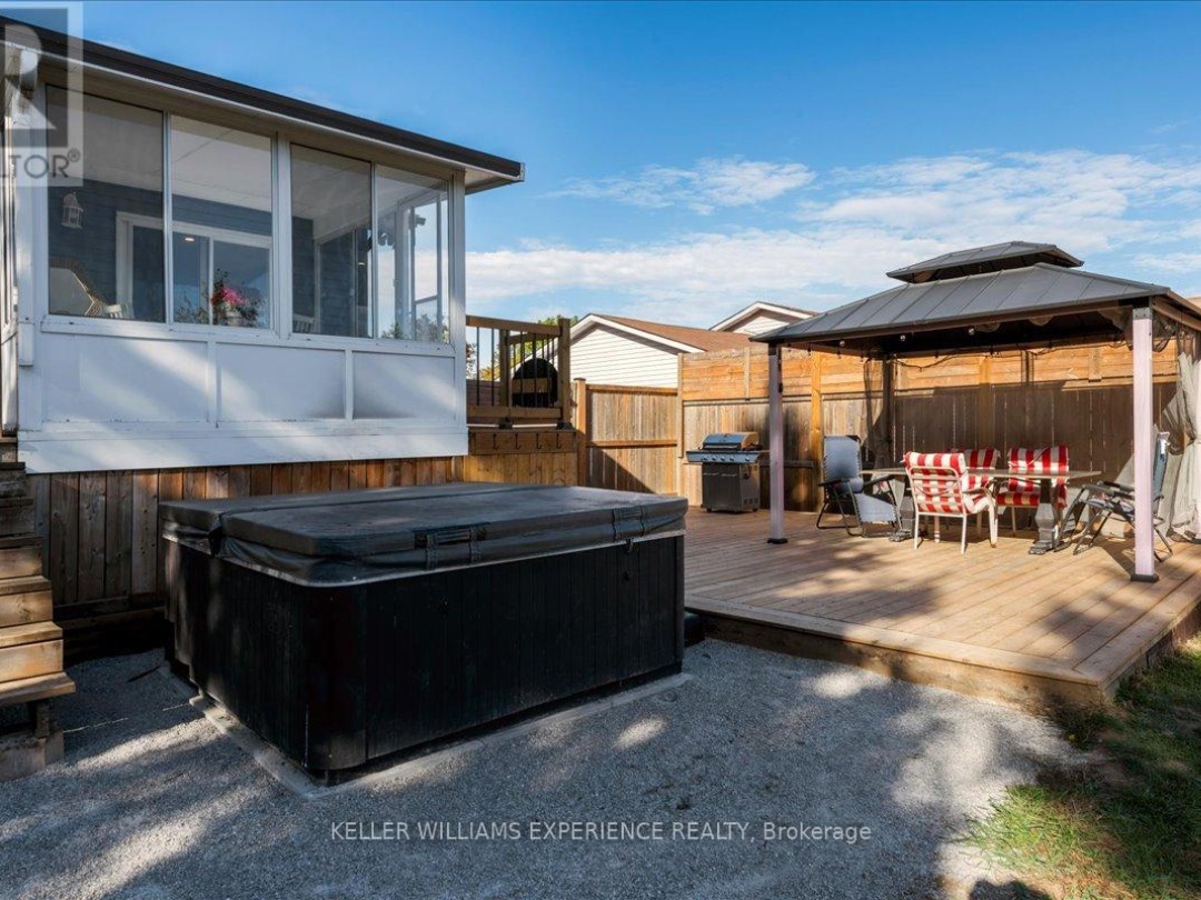 35 CHAMPLAIN CRESCENT, 