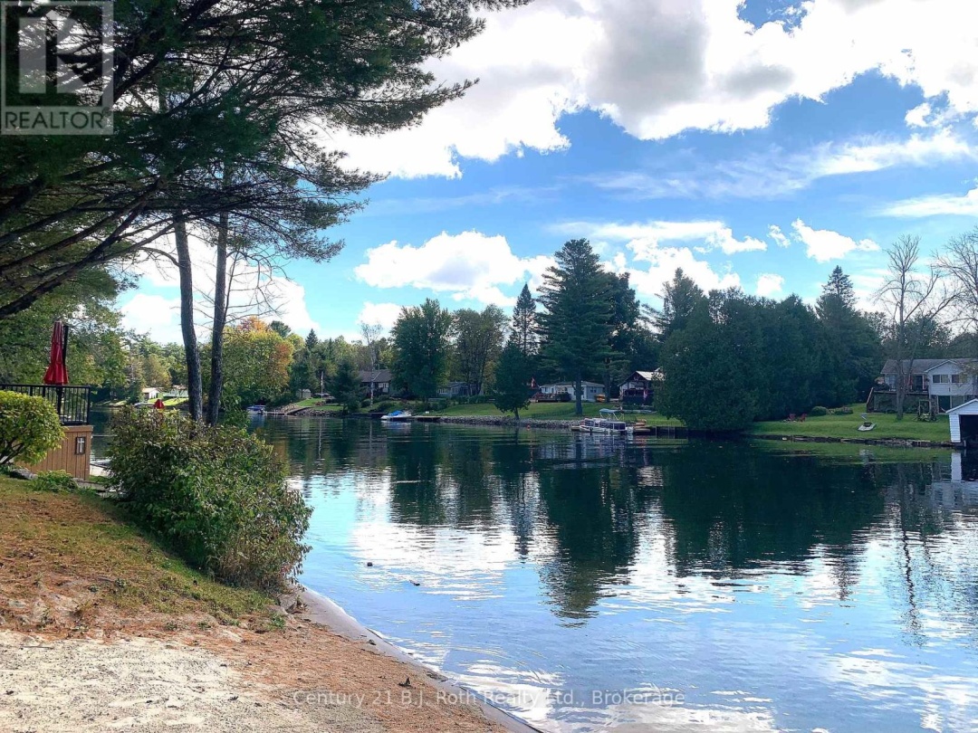 43 1082 Shamrock Marina Road, Severn Lake