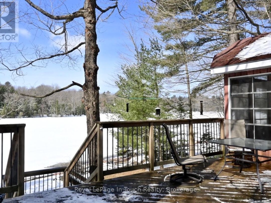 476 Hungry Bay Road E, Six Mile Lake