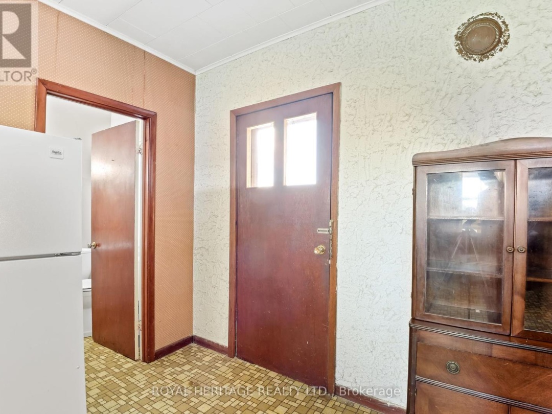 5 + 13 COSH'S ROAD, 