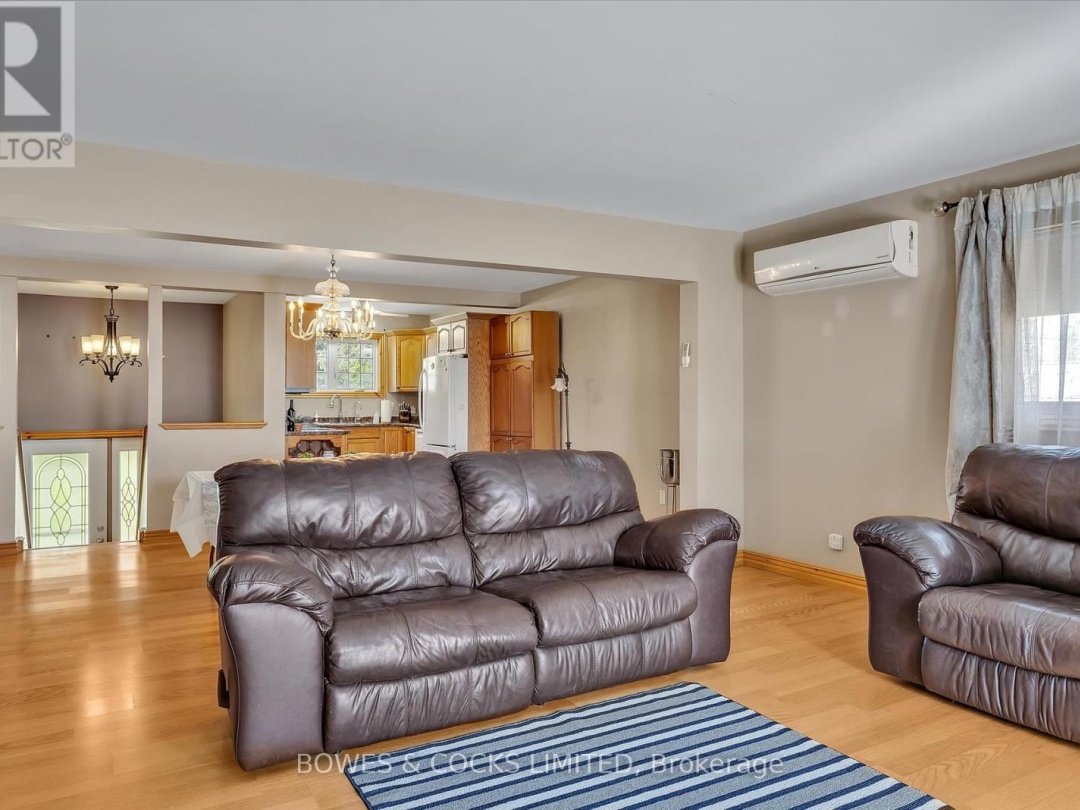 240 Lakeshore Drive, Pigeon Lake