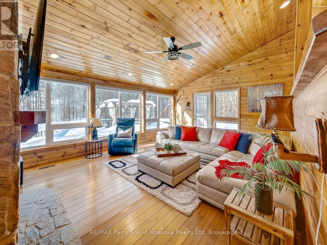587 Centre Road, Manitouwabing Lake