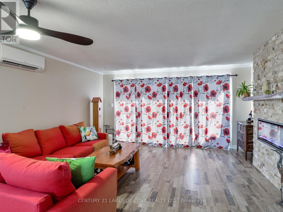 Unit 27 1 Paradise Boulevard S, Lake Simcoe
