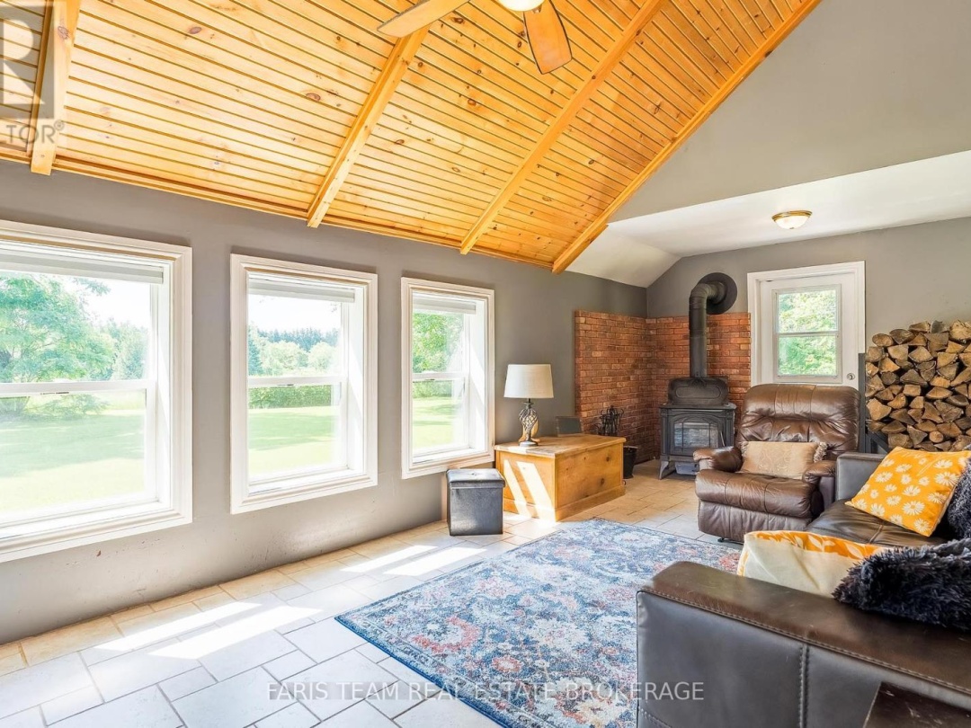 323 WARMINSTER SIDE ROAD, 