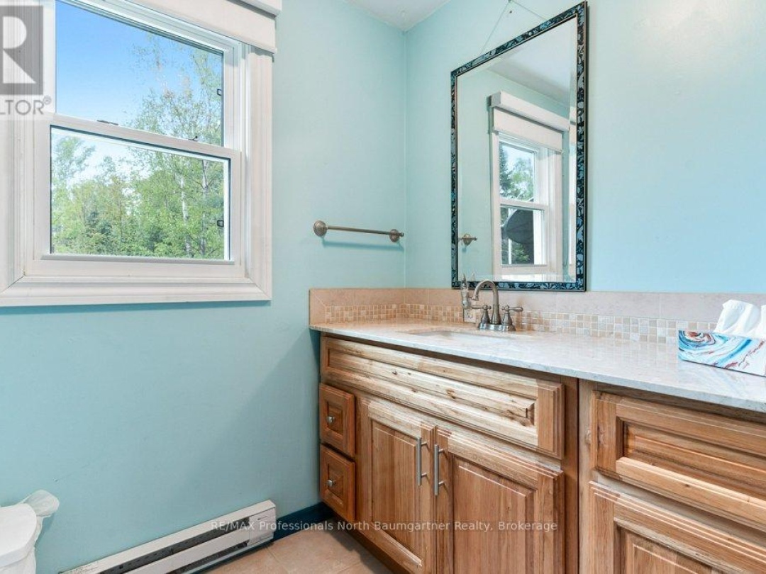 1080 Queen's Line Road, Minden Hills