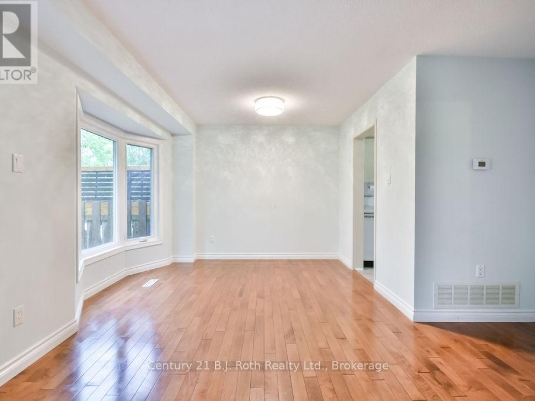 9 492 Laclie Street, Orillia