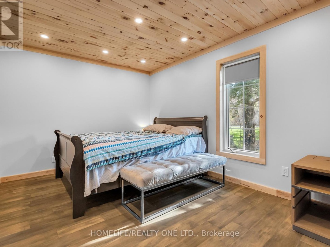 4055 Glen Cedar Drive, Lake Simcoe