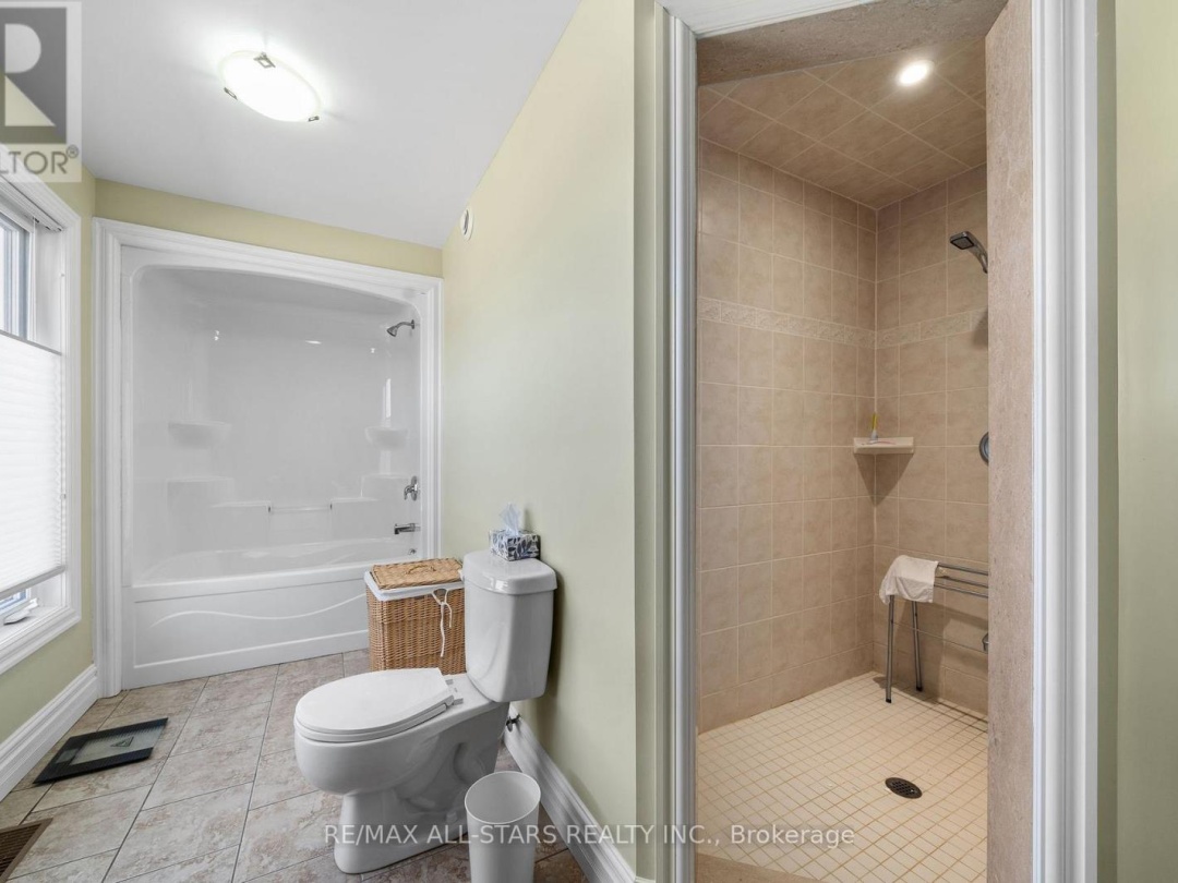 210 Moorings Drive, Burnt Lake