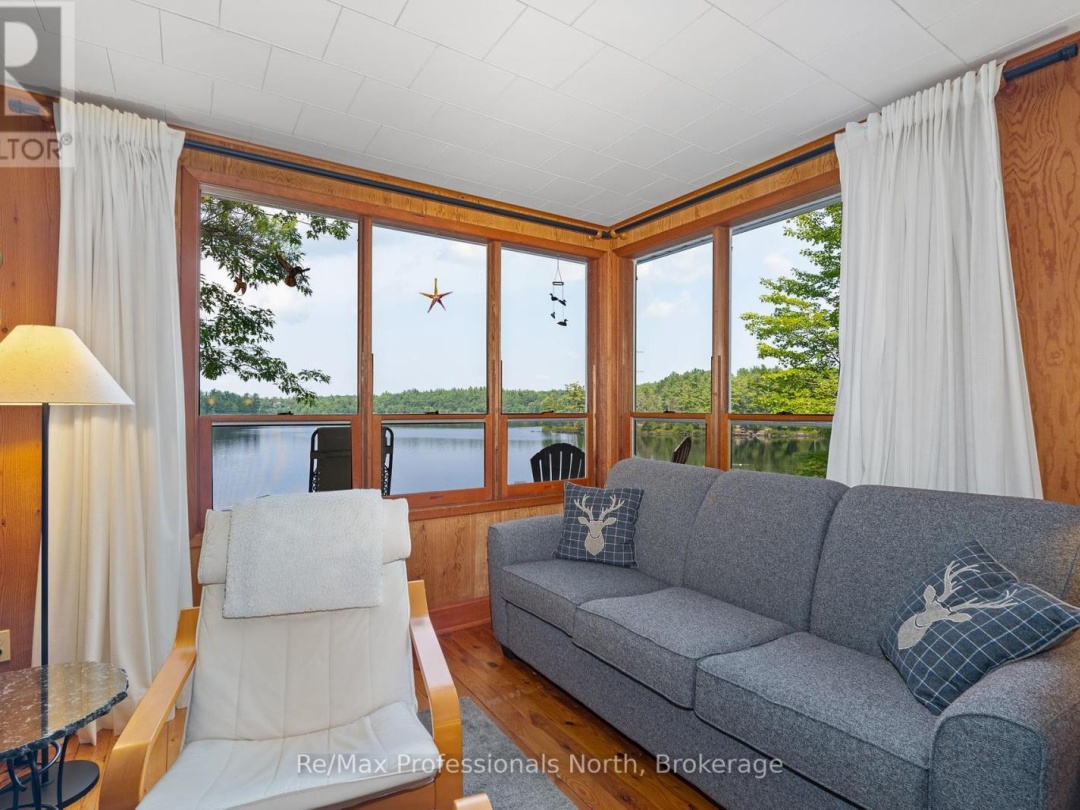 1020 Road 2000, Muldrew-south Lake