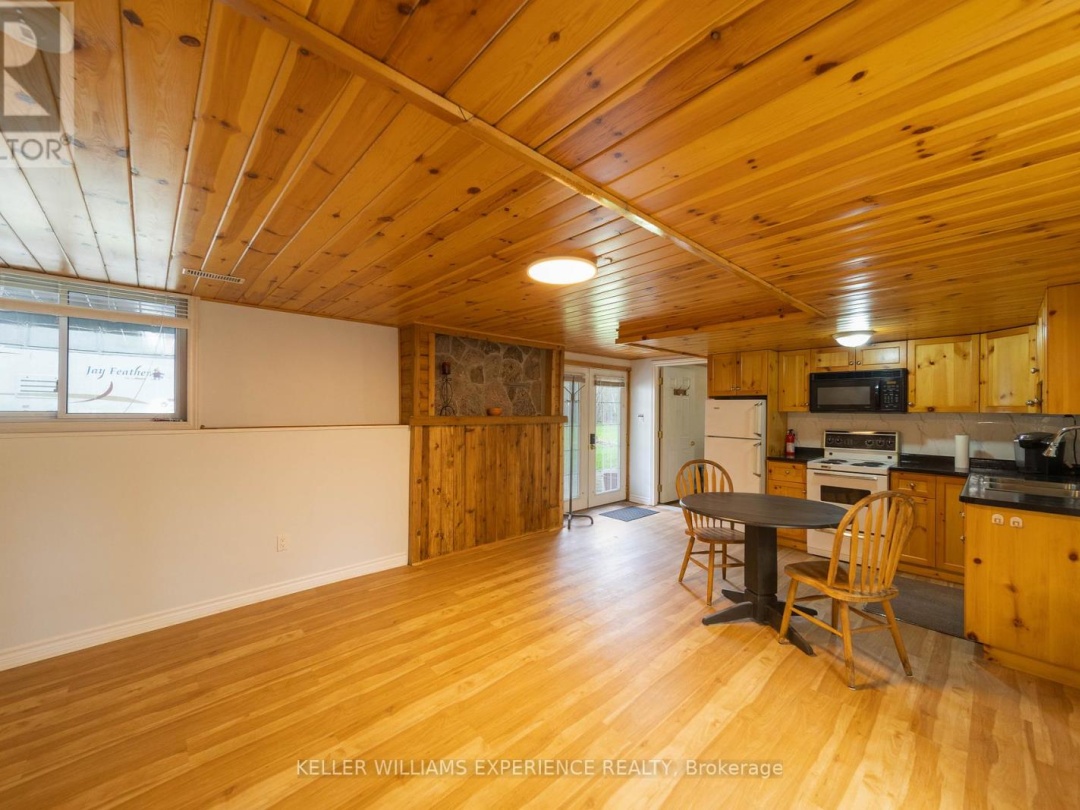 1936 Peninsula Point Road, Sparrow Lake