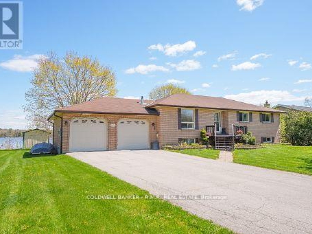 84 Pinewood Boulevard, Canal Lake