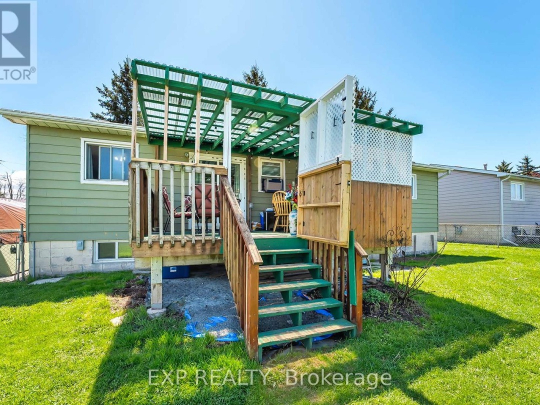 354 LAKELAND CRESCENT, 