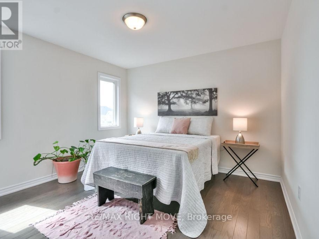 3117 Orion Boulevard, Orillia