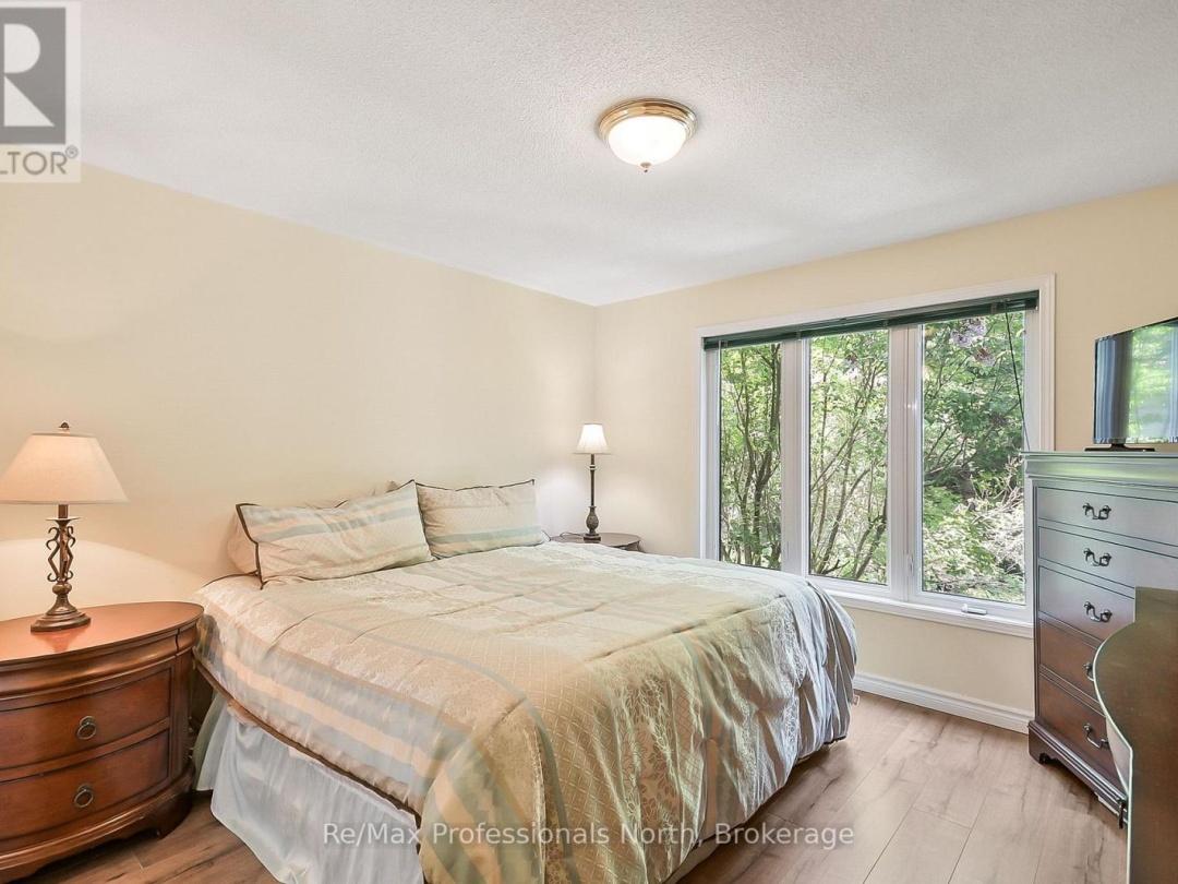 21 WOODMAN'S CHART, Gravenhurst (Muskoka (S))