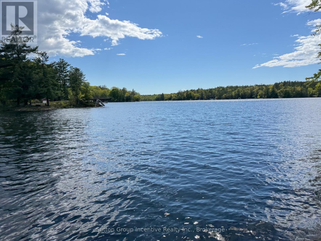 1017 Goldfinch Court, Sparrow Lake