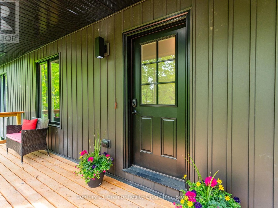 1009 HYACINTH ROAD, 