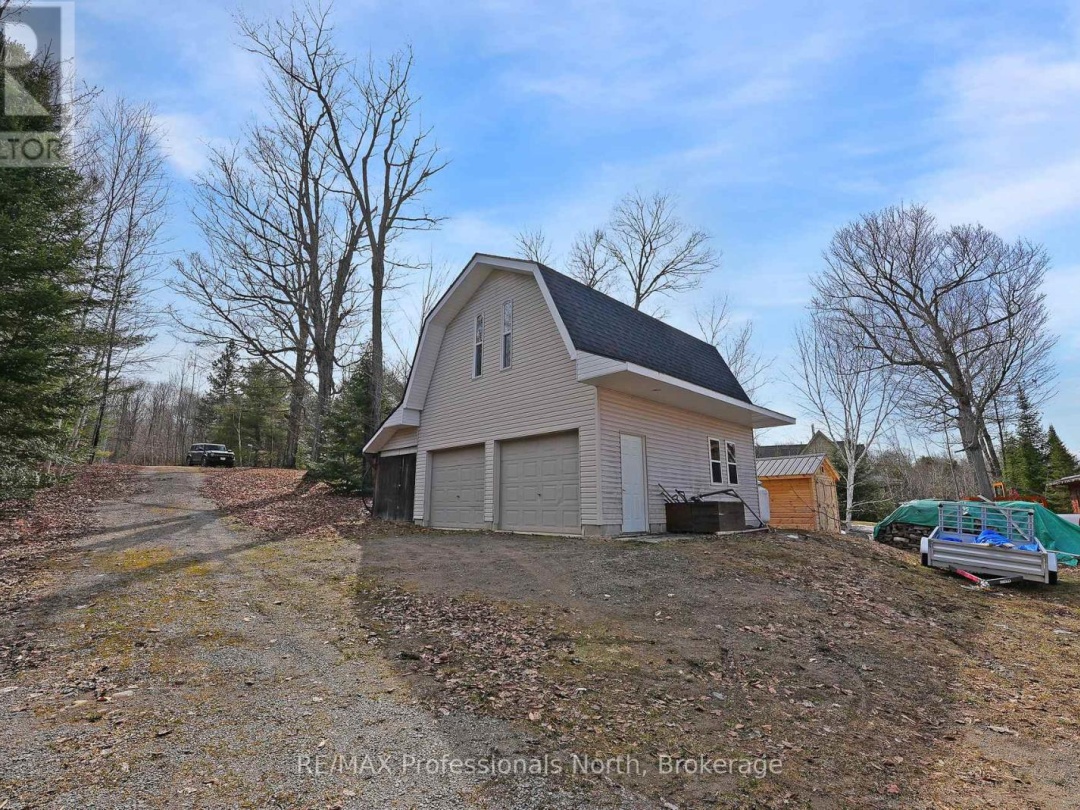 1008 Cherokee Trail, Halls Lake