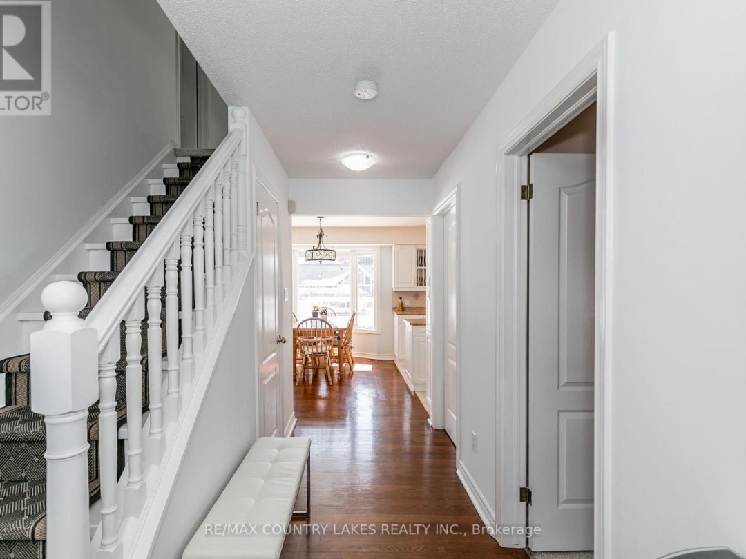 98 TURTLE PATH, Lake Simcoe