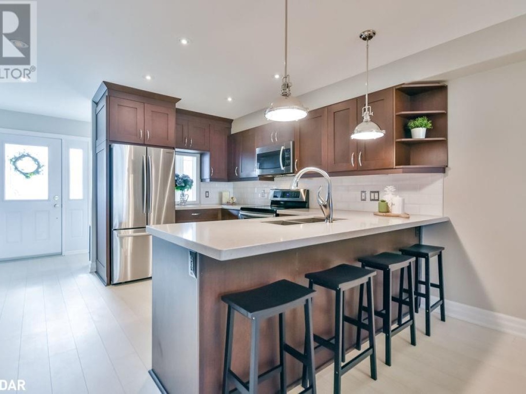 43 Creighton Street S Unit# 104, Lake Simcoe