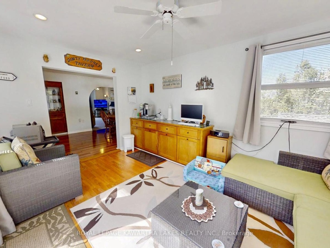 835 Cedar Glen Road, Sturgeon Lake