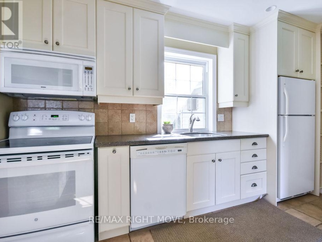 374 PETER STREET, 