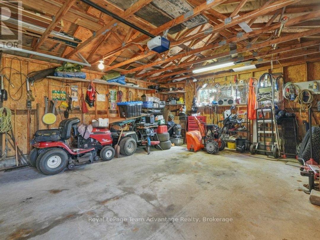 11 BIRCH LANE, 