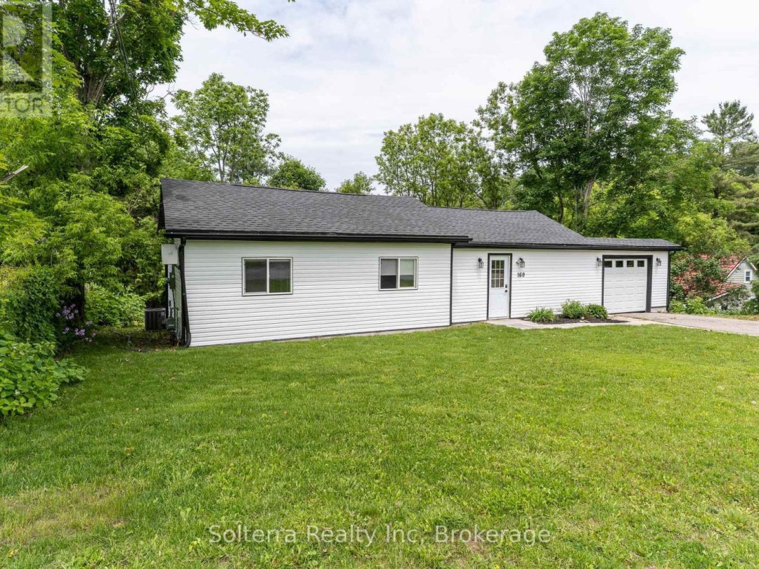 160 WAGNER ROAD W, 