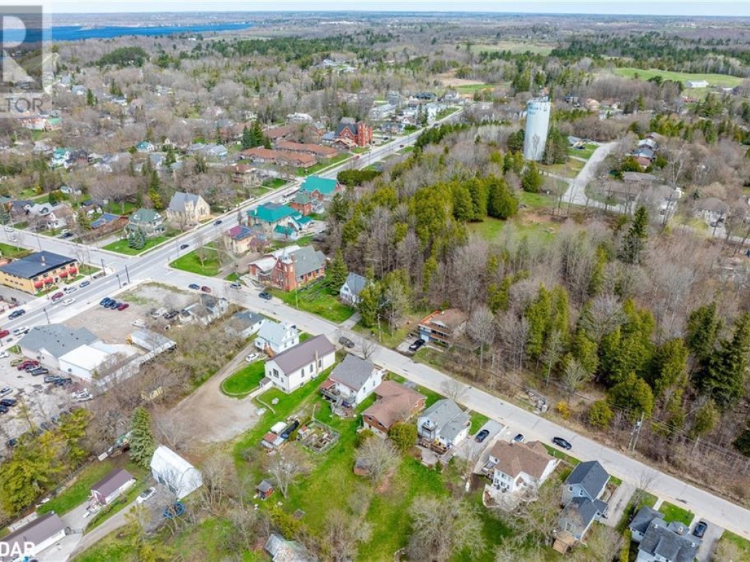 28 Bond Street E, Fenelon Falls