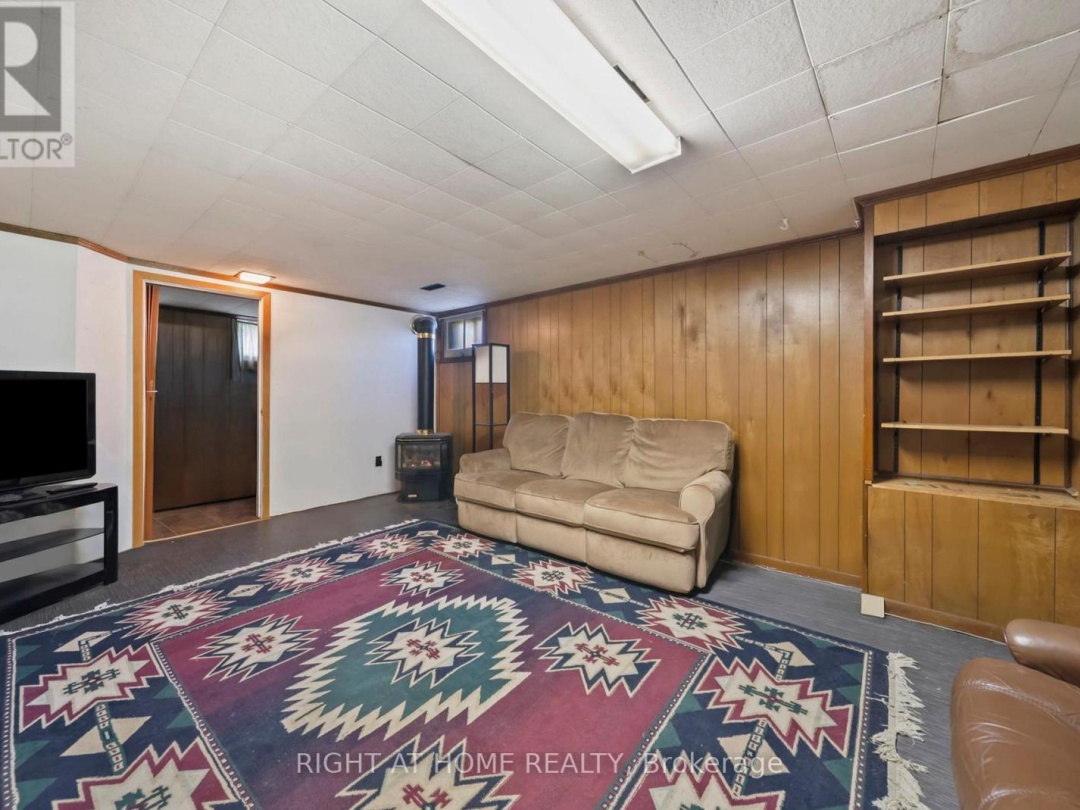 392 BAYVIEW PARKWAY, 