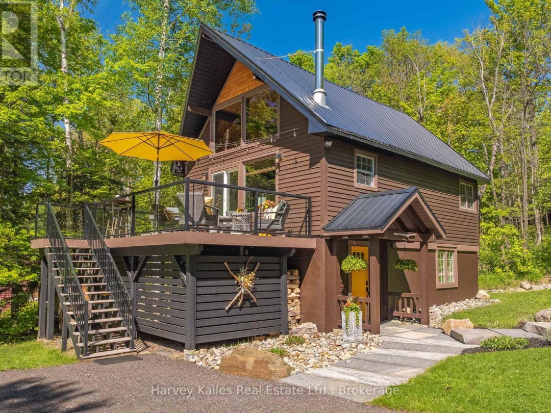 157 Chalet Crescent, Peninsula Lake